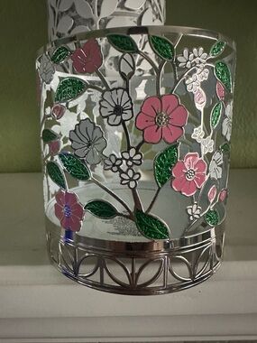 NEW BBW FLORAL 3 WICK CANDLE HOLDER
